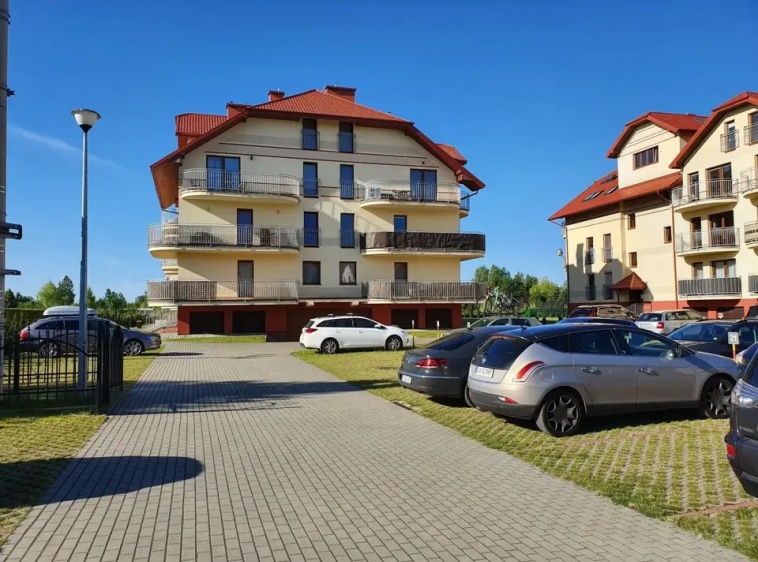 Apartament PARKING BEZPŁATNY PRYWATNY PRZYPISANY DO APATRAMENTU TEREN OGRODZONY WJAZD NA PILOTA